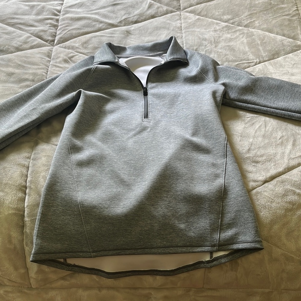 Under Armour drifit cold gear zip up